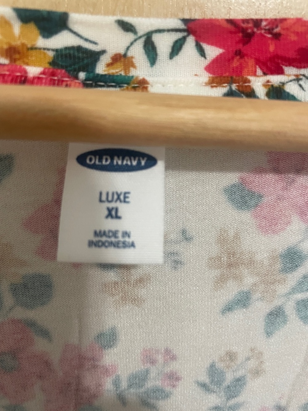 Old Navy Floral Cream V-Neck Luxe Hi Low Tunic Tee XL - Picture 2 of 6